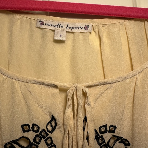 Nanette Lepore size 4 cream blouse - Picture 5 of 5